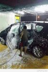 Funny-guy-at-the-car-wash.jpg