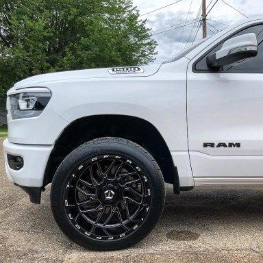 NEW WHEELS! 22X12 WITH 33'S! PICS!!