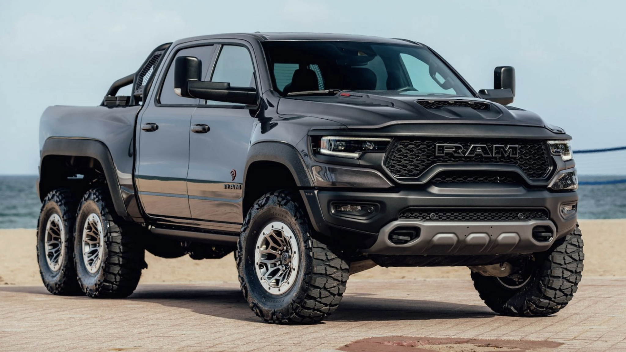 www.motortrend.com