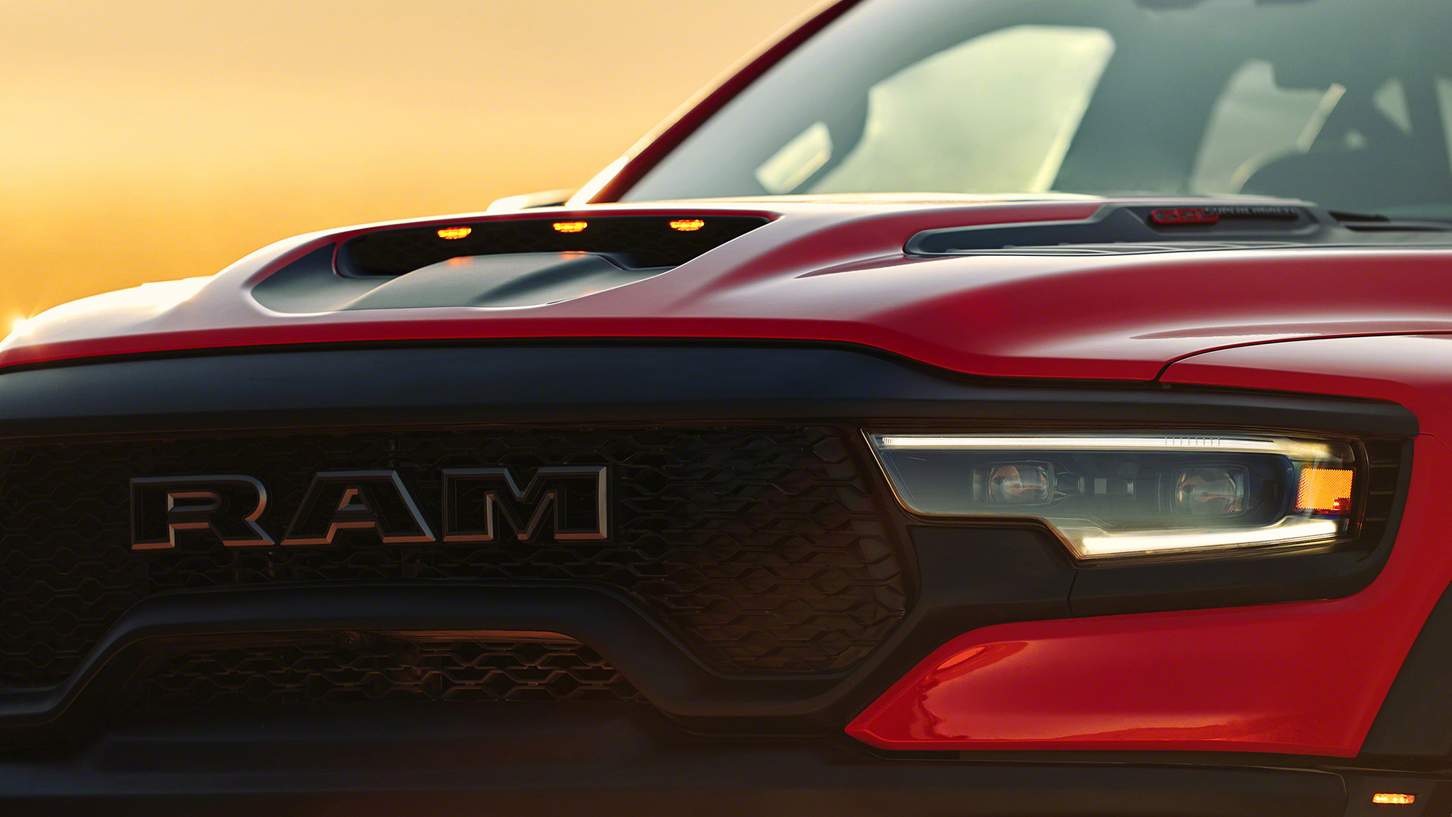 www.motortrend.com
