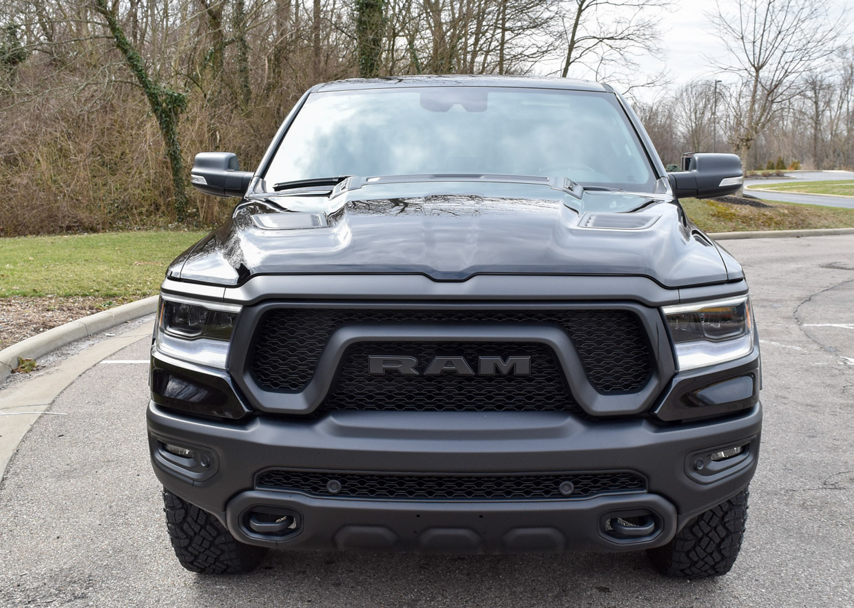 2020_ram_rebel_black_2.jpg