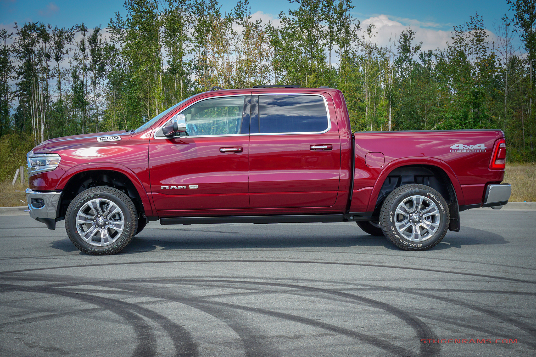 Рам форум. Ram 1500 Laramie Longhorn. Ram 1500 Longhorn. Ram Limited Longhorn коричневый кузов.