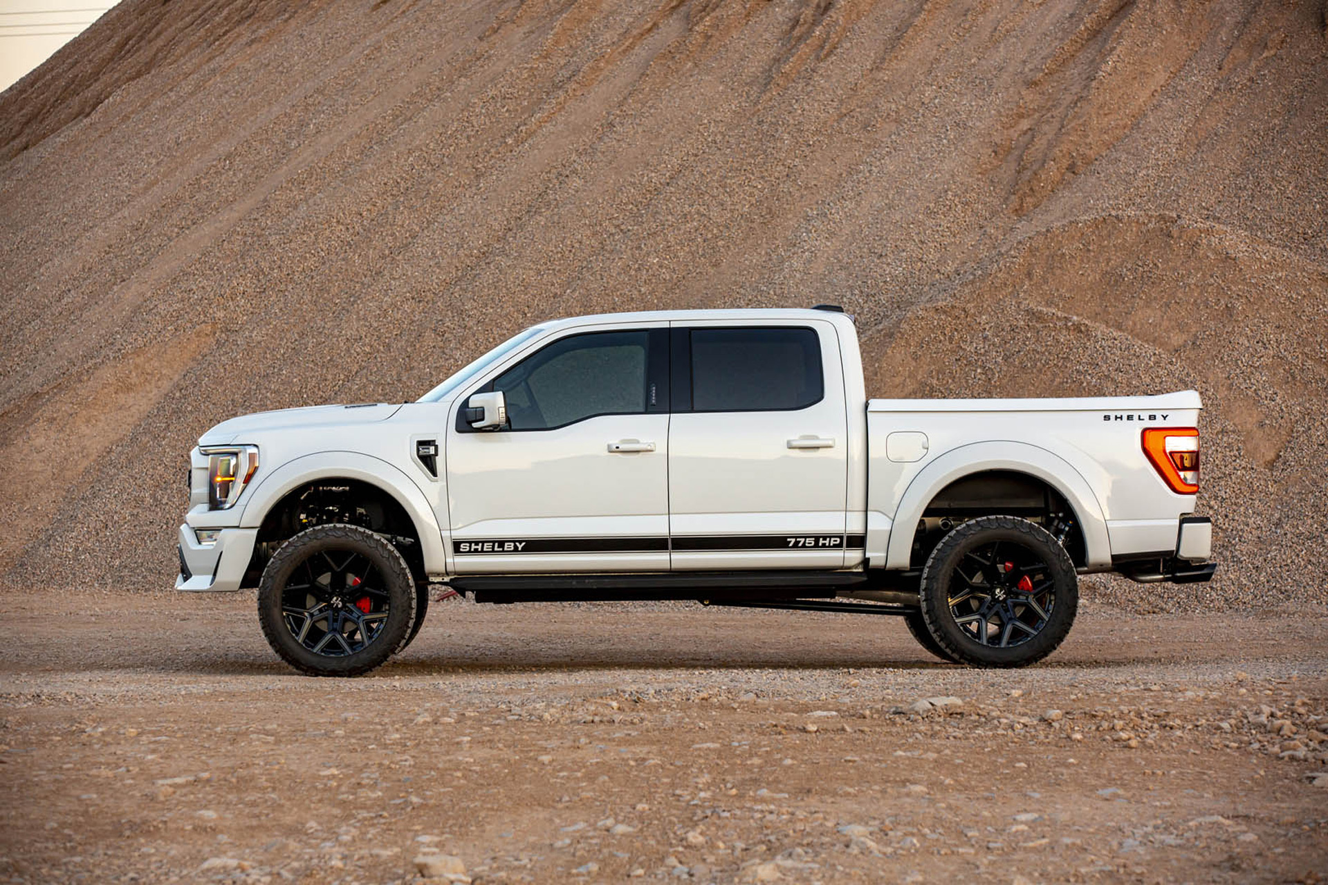 2021-ford-shelby-f-150_100799024_h.jpg