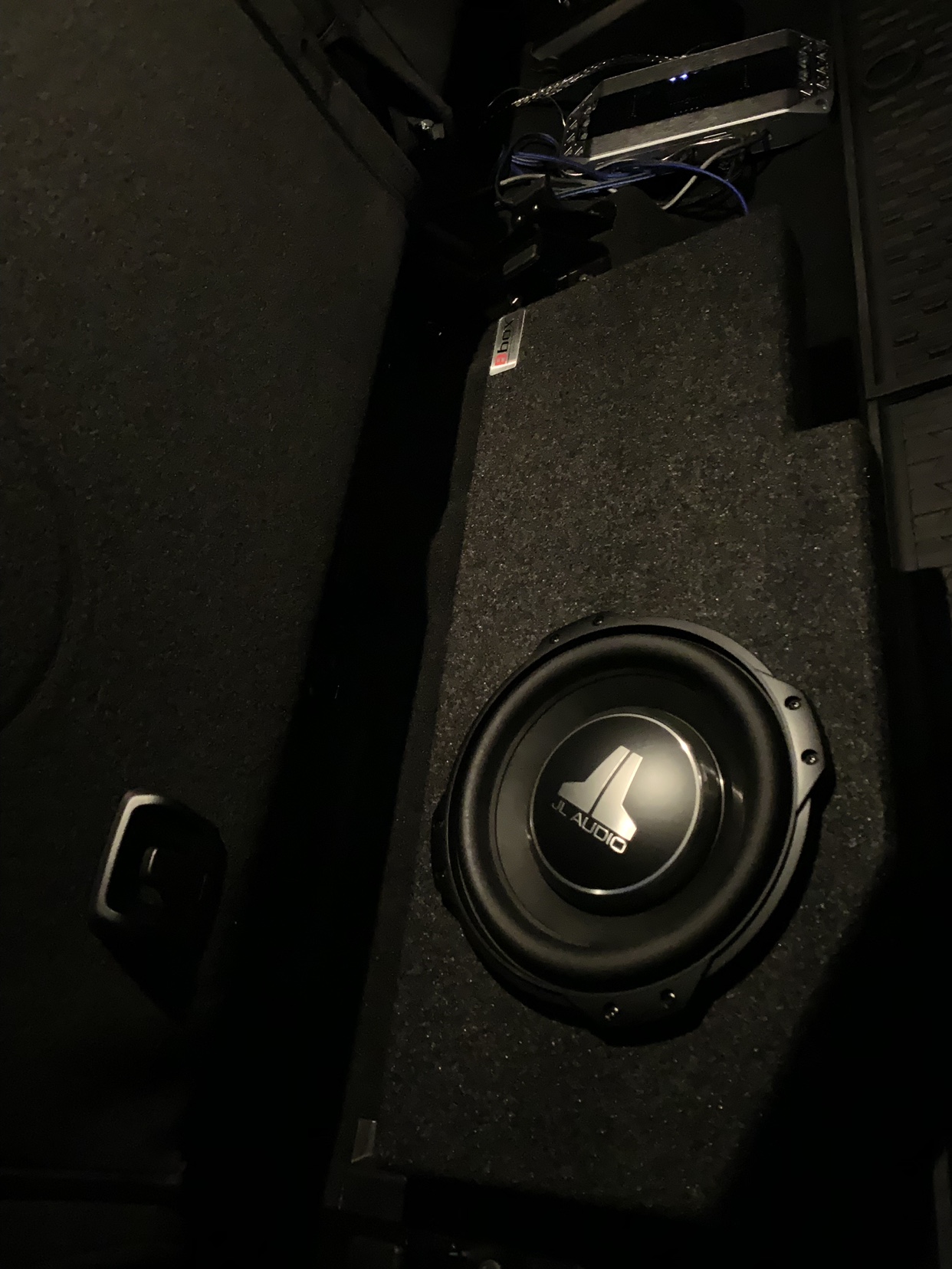 Connect subwoofer amp with 8.4 screen and 6 speaker system | 5thGenRams  Forums  5th Gen Rams